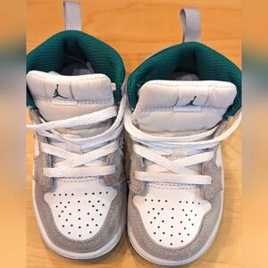 Nike Air Jordan 1 Mid grey green pine sz 6C